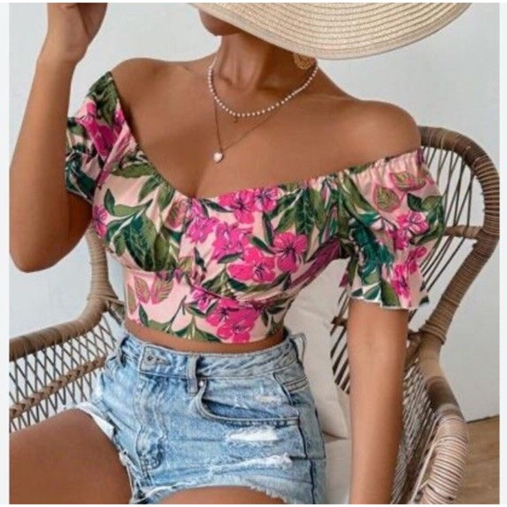 SHEIN Floral Print Crop Top Size US 6 Small Medium Hawaiian